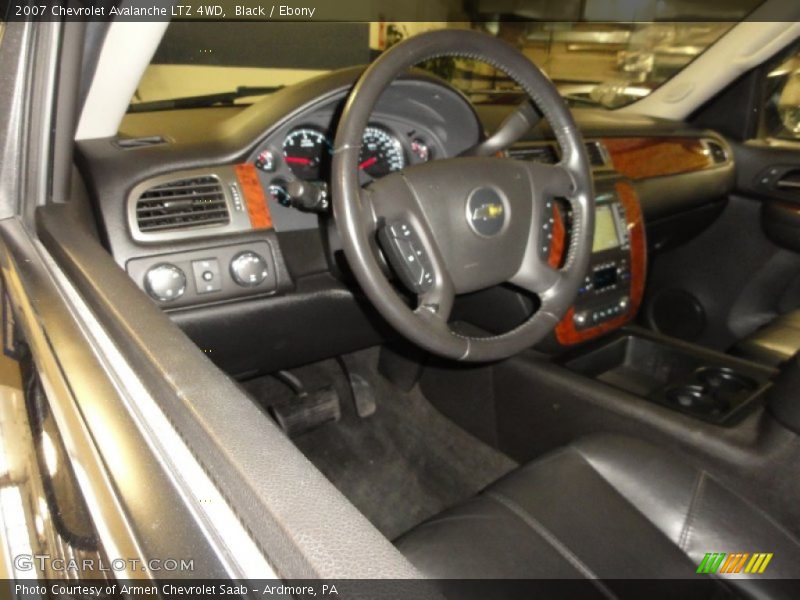 Black / Ebony 2007 Chevrolet Avalanche LTZ 4WD
