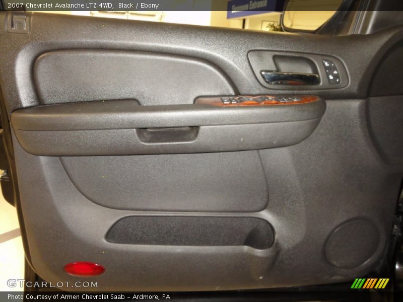 Black / Ebony 2007 Chevrolet Avalanche LTZ 4WD
