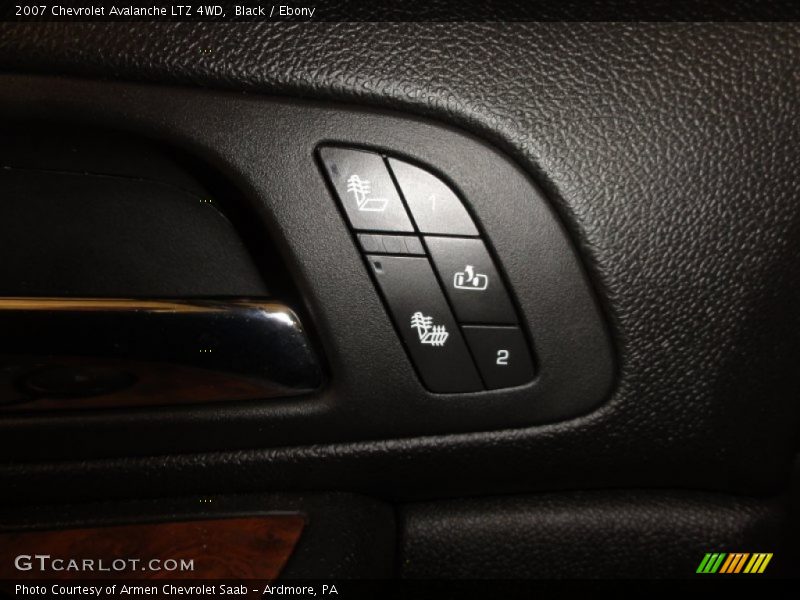 Black / Ebony 2007 Chevrolet Avalanche LTZ 4WD