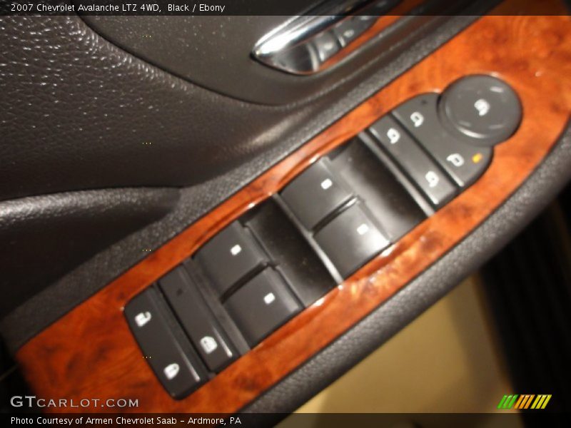 Black / Ebony 2007 Chevrolet Avalanche LTZ 4WD