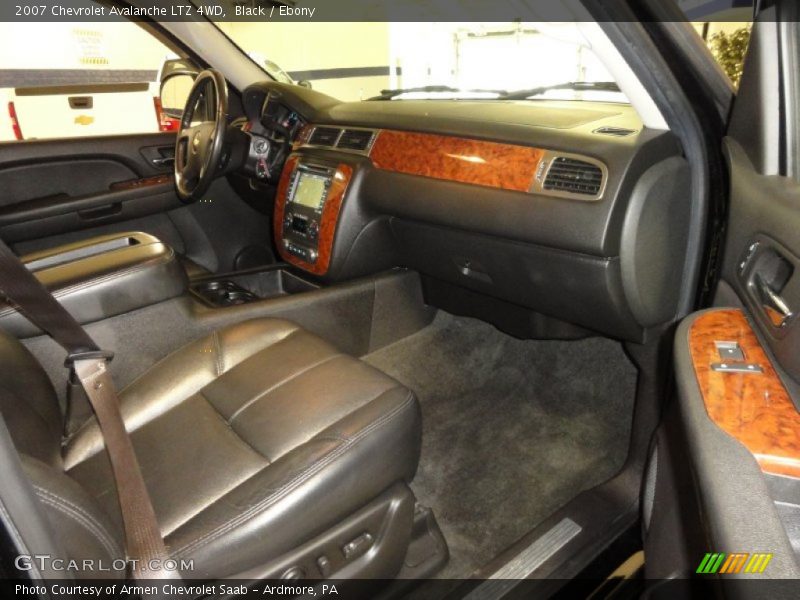 Black / Ebony 2007 Chevrolet Avalanche LTZ 4WD
