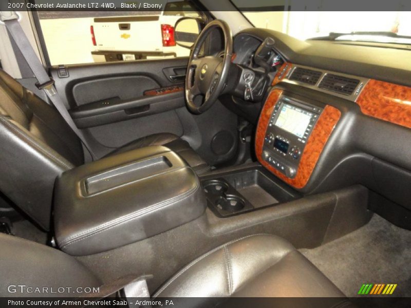 Black / Ebony 2007 Chevrolet Avalanche LTZ 4WD