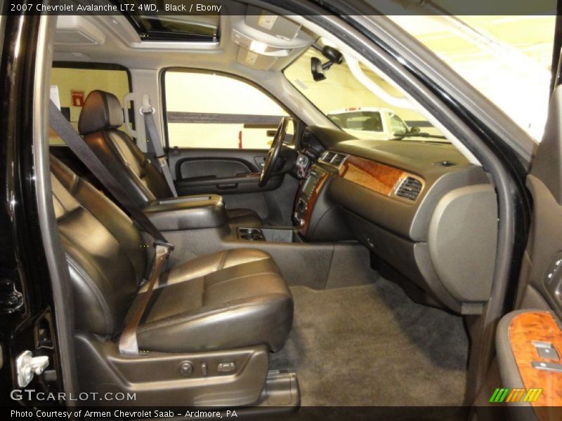 Black / Ebony 2007 Chevrolet Avalanche LTZ 4WD