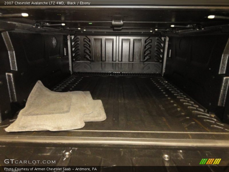 Black / Ebony 2007 Chevrolet Avalanche LTZ 4WD