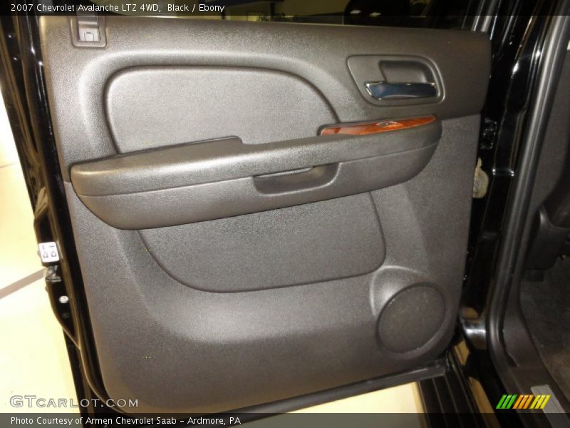 Black / Ebony 2007 Chevrolet Avalanche LTZ 4WD