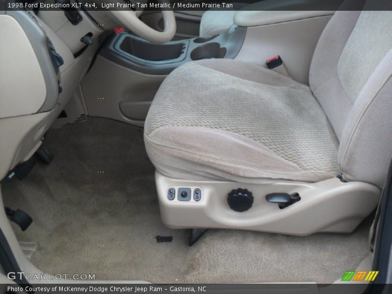 Light Prairie Tan Metallic / Medium Prairie Tan 1998 Ford Expedition XLT 4x4