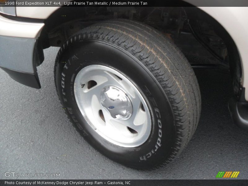 Light Prairie Tan Metallic / Medium Prairie Tan 1998 Ford Expedition XLT 4x4