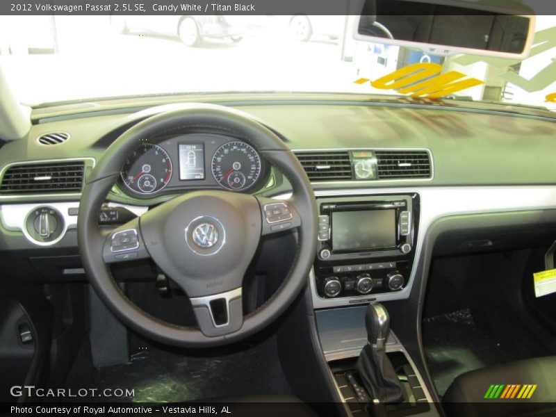 Candy White / Titan Black 2012 Volkswagen Passat 2.5L SE