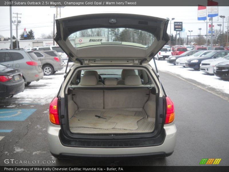 Champagne Gold Opal / Warm Ivory Tweed 2007 Subaru Outback 2.5i Wagon