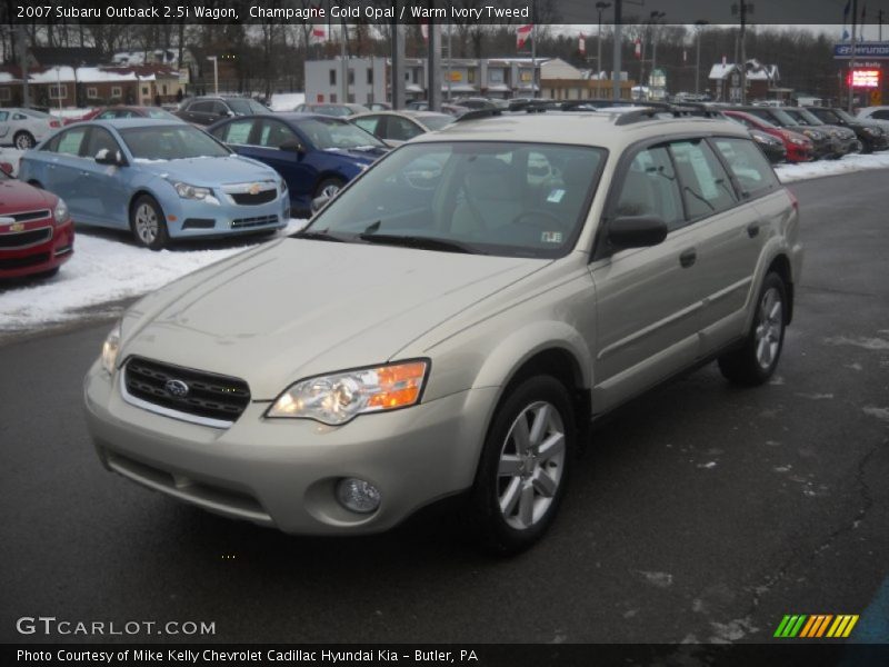 Champagne Gold Opal / Warm Ivory Tweed 2007 Subaru Outback 2.5i Wagon