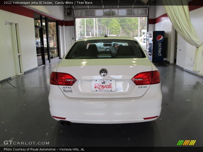 Candy White / Titan Black 2012 Volkswagen Jetta SE Sedan