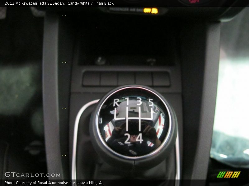 Candy White / Titan Black 2012 Volkswagen Jetta SE Sedan