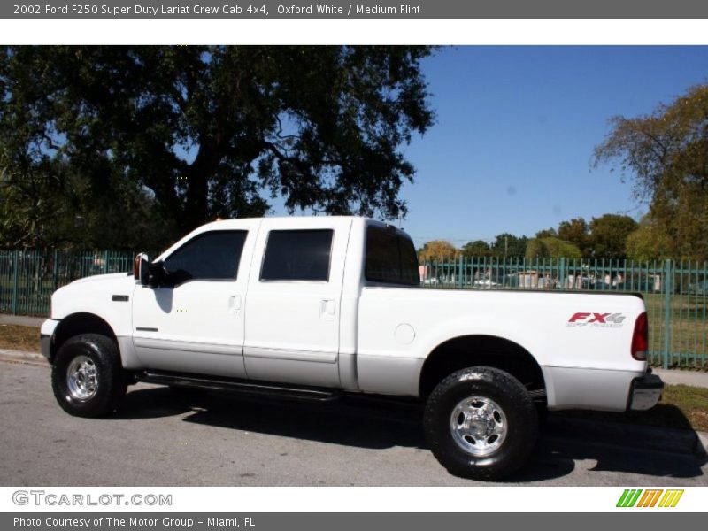 Oxford White / Medium Flint 2002 Ford F250 Super Duty Lariat Crew Cab 4x4