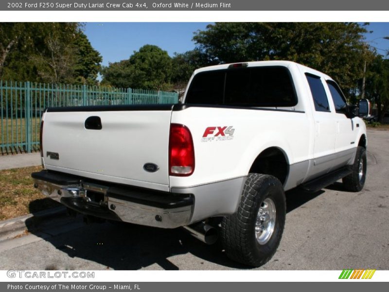 Oxford White / Medium Flint 2002 Ford F250 Super Duty Lariat Crew Cab 4x4