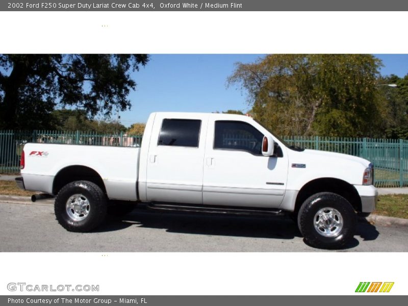 Oxford White / Medium Flint 2002 Ford F250 Super Duty Lariat Crew Cab 4x4