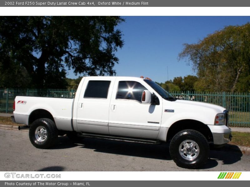 Oxford White / Medium Flint 2002 Ford F250 Super Duty Lariat Crew Cab 4x4