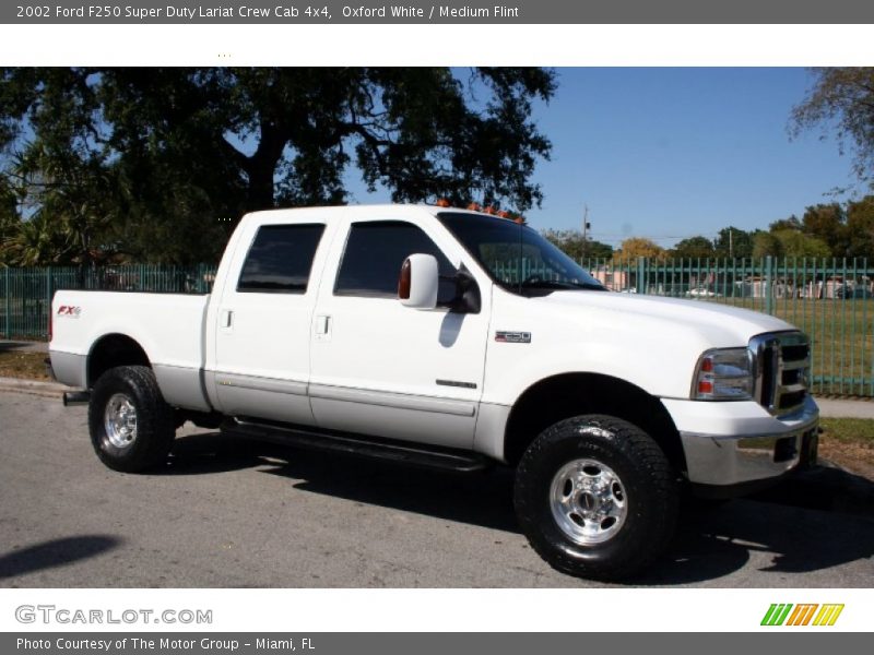 Oxford White / Medium Flint 2002 Ford F250 Super Duty Lariat Crew Cab 4x4
