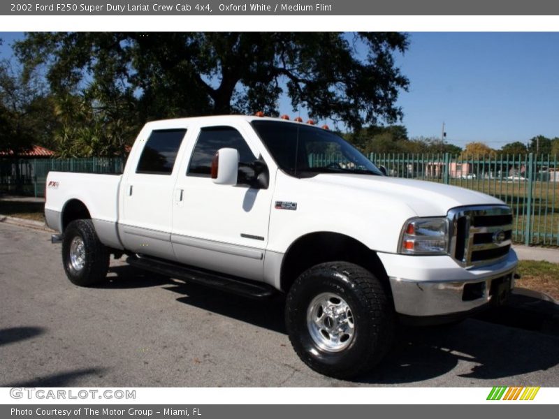 Oxford White / Medium Flint 2002 Ford F250 Super Duty Lariat Crew Cab 4x4