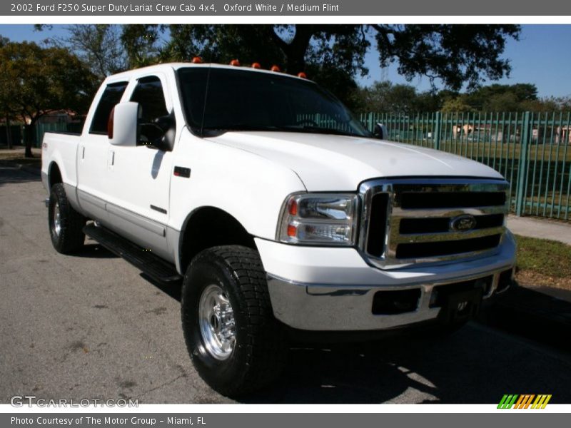 Oxford White / Medium Flint 2002 Ford F250 Super Duty Lariat Crew Cab 4x4