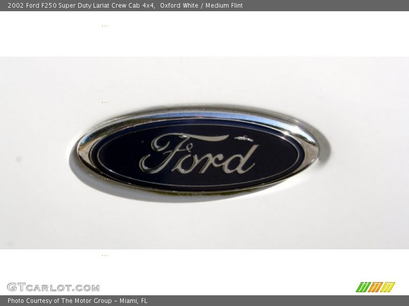 Oxford White / Medium Flint 2002 Ford F250 Super Duty Lariat Crew Cab 4x4
