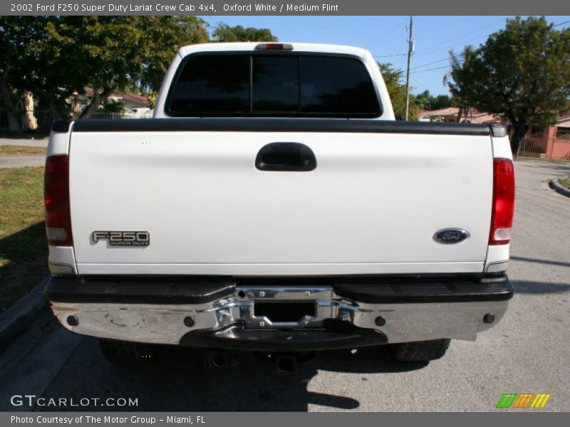 Oxford White / Medium Flint 2002 Ford F250 Super Duty Lariat Crew Cab 4x4