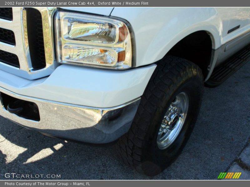 Oxford White / Medium Flint 2002 Ford F250 Super Duty Lariat Crew Cab 4x4