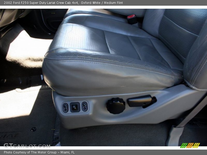 Oxford White / Medium Flint 2002 Ford F250 Super Duty Lariat Crew Cab 4x4