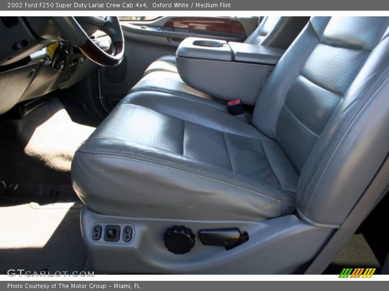 Oxford White / Medium Flint 2002 Ford F250 Super Duty Lariat Crew Cab 4x4