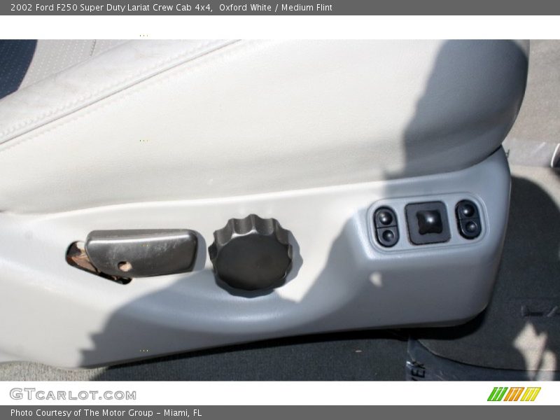 Oxford White / Medium Flint 2002 Ford F250 Super Duty Lariat Crew Cab 4x4