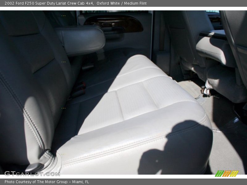Oxford White / Medium Flint 2002 Ford F250 Super Duty Lariat Crew Cab 4x4