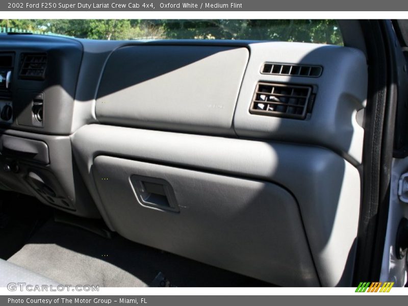 Oxford White / Medium Flint 2002 Ford F250 Super Duty Lariat Crew Cab 4x4