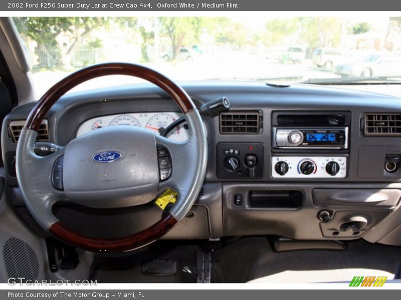 Oxford White / Medium Flint 2002 Ford F250 Super Duty Lariat Crew Cab 4x4
