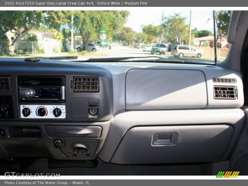 Oxford White / Medium Flint 2002 Ford F250 Super Duty Lariat Crew Cab 4x4