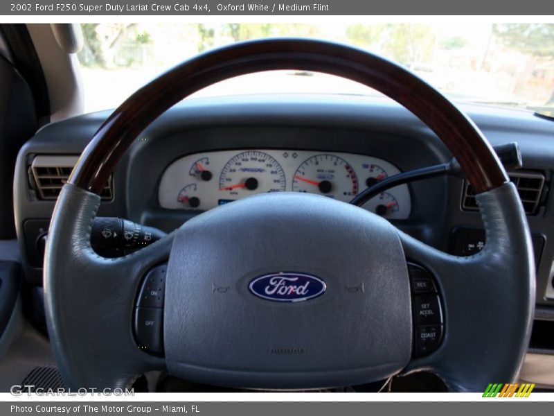 Oxford White / Medium Flint 2002 Ford F250 Super Duty Lariat Crew Cab 4x4