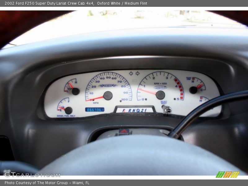 Oxford White / Medium Flint 2002 Ford F250 Super Duty Lariat Crew Cab 4x4