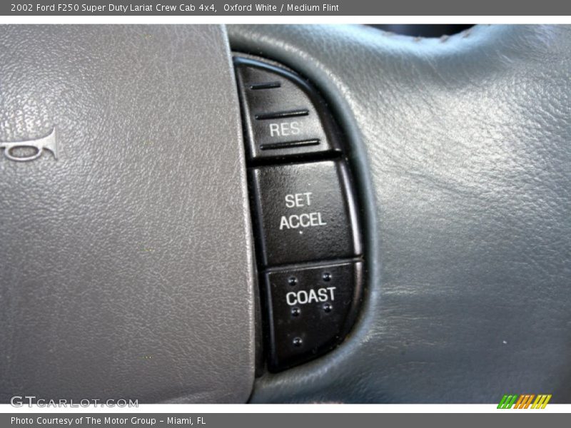 Oxford White / Medium Flint 2002 Ford F250 Super Duty Lariat Crew Cab 4x4