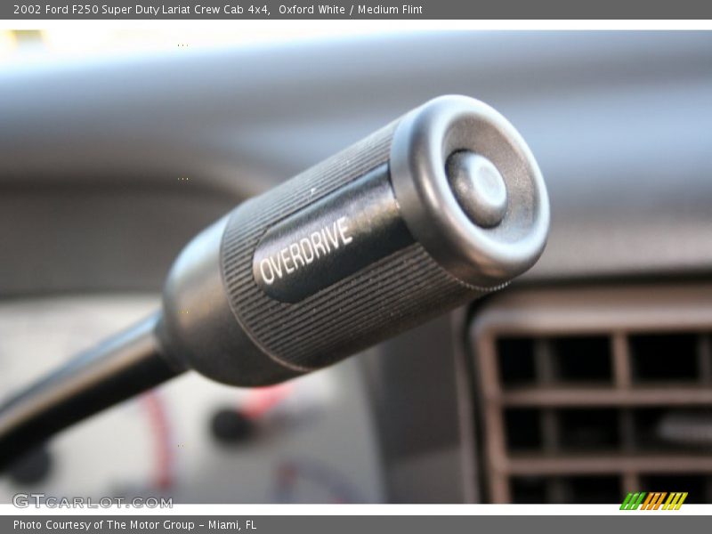 Oxford White / Medium Flint 2002 Ford F250 Super Duty Lariat Crew Cab 4x4