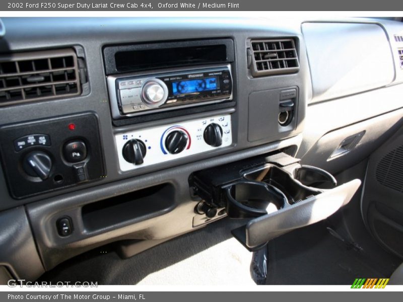 Oxford White / Medium Flint 2002 Ford F250 Super Duty Lariat Crew Cab 4x4
