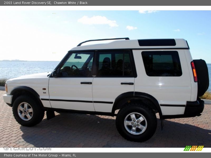 Chawton White / Black 2003 Land Rover Discovery SE
