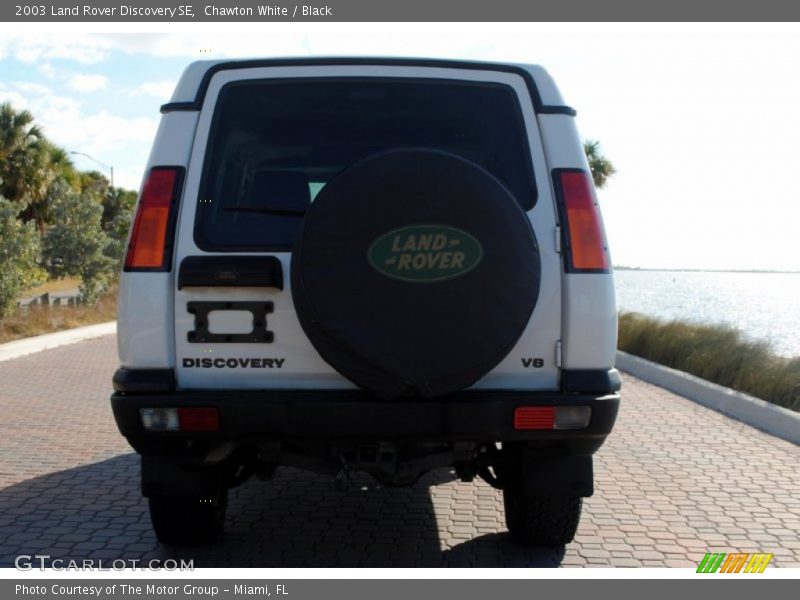 Chawton White / Black 2003 Land Rover Discovery SE