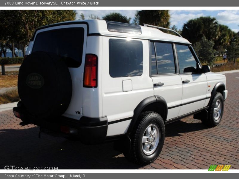 Chawton White / Black 2003 Land Rover Discovery SE