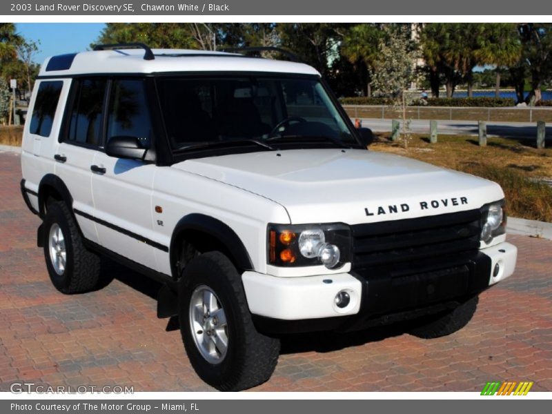 Chawton White / Black 2003 Land Rover Discovery SE