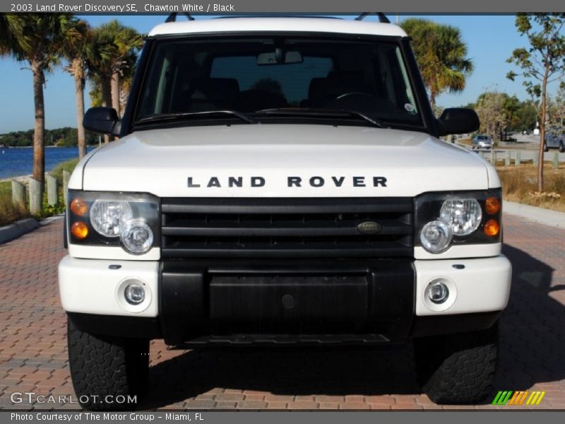 Chawton White / Black 2003 Land Rover Discovery SE