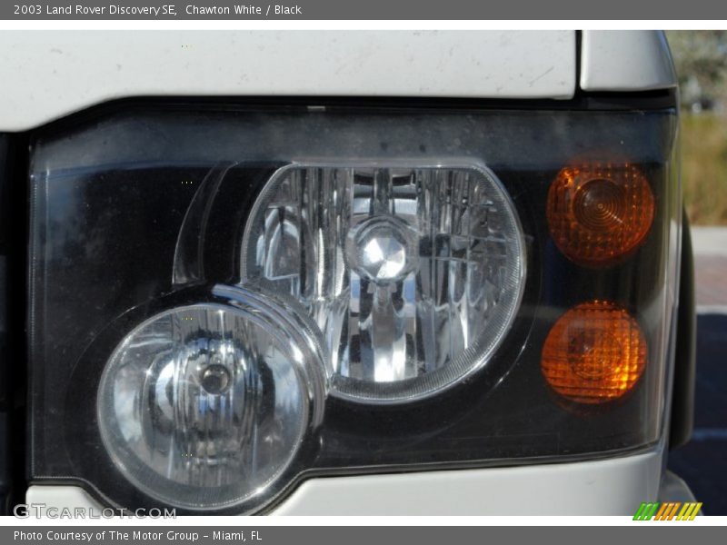 Chawton White / Black 2003 Land Rover Discovery SE