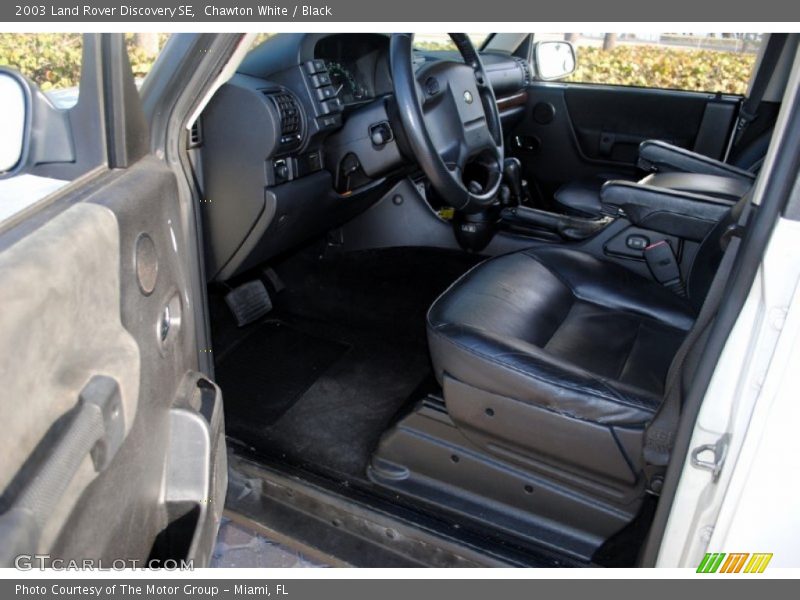 Chawton White / Black 2003 Land Rover Discovery SE