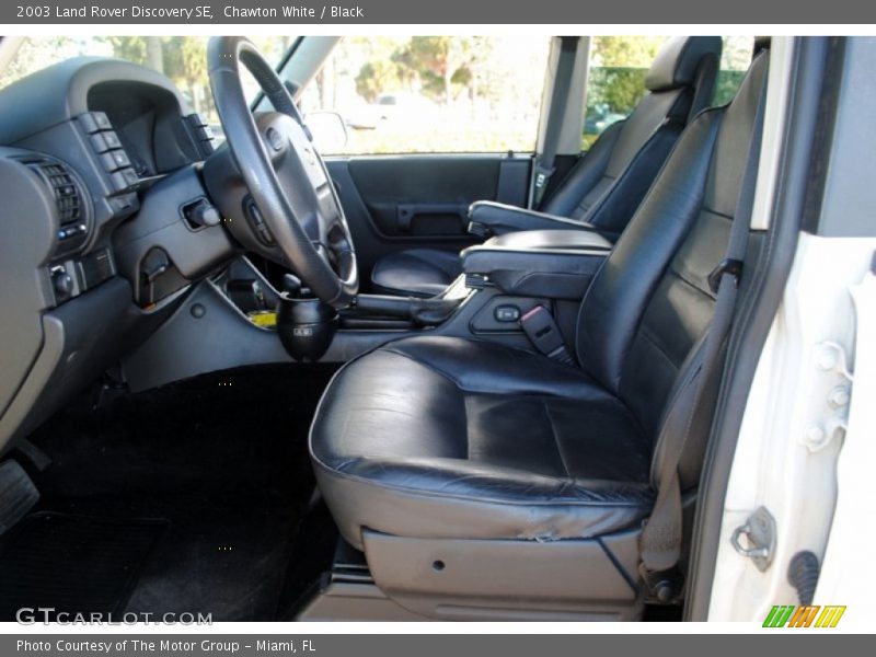 Chawton White / Black 2003 Land Rover Discovery SE