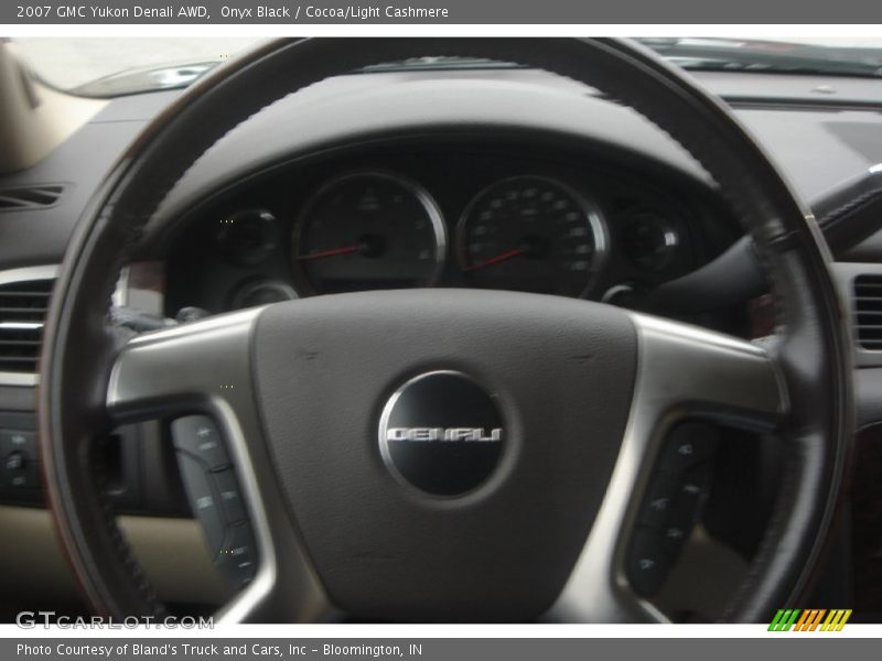 Onyx Black / Cocoa/Light Cashmere 2007 GMC Yukon Denali AWD