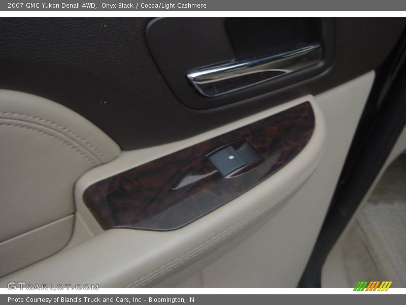 Onyx Black / Cocoa/Light Cashmere 2007 GMC Yukon Denali AWD