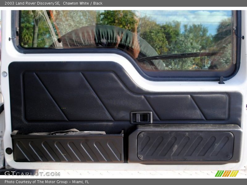 Chawton White / Black 2003 Land Rover Discovery SE