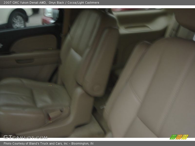 Onyx Black / Cocoa/Light Cashmere 2007 GMC Yukon Denali AWD